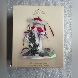 Hallmark 2007 Decorating Snow Lady Club